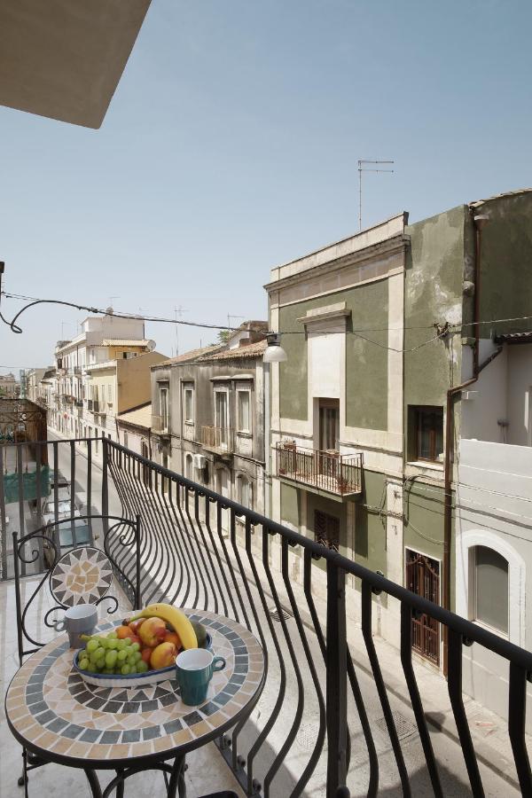 Le Bain Suite - Accanto Al Mare Vicinissima A Ortigia E Al Teatro Syracuse Bagian luar foto